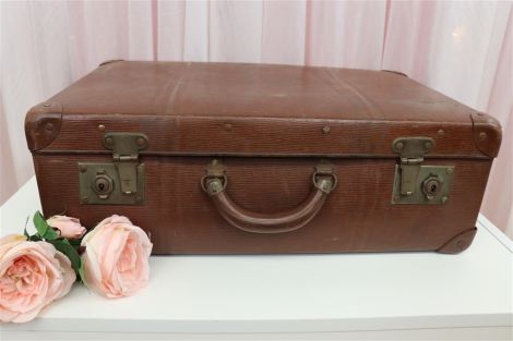 Vintage Suitcases - Medium Brown
