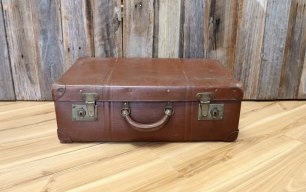 Vintage Suitcases - Medium Brown